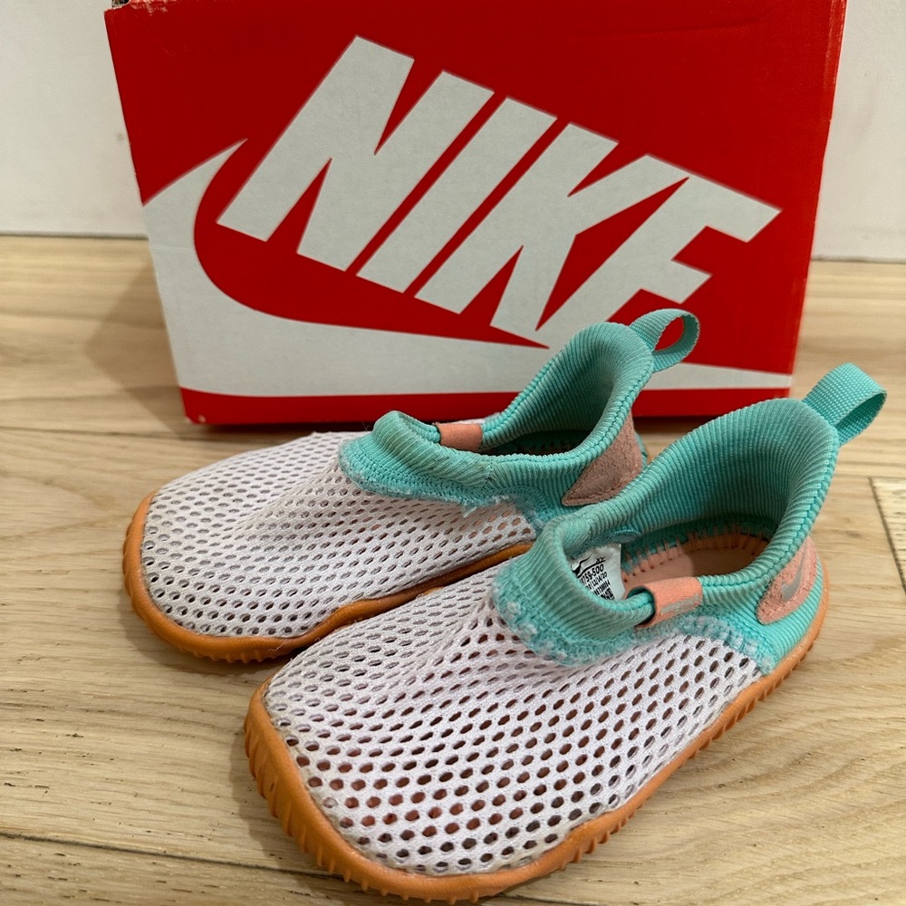 Nike aqua sock 360